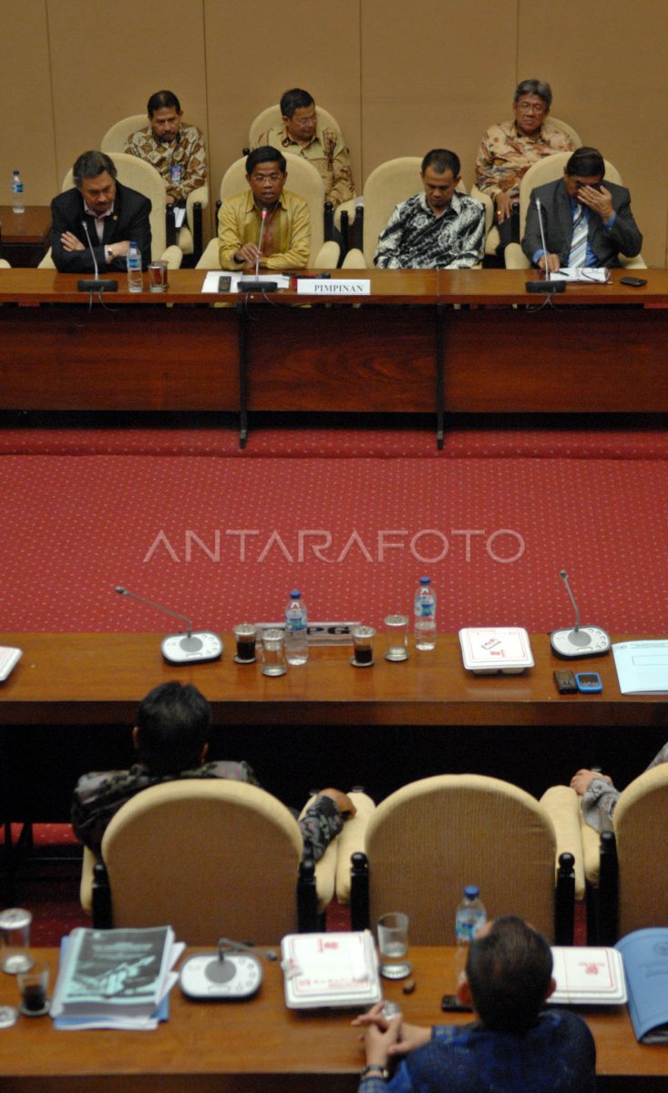 Rapat Pertama Pansus Hak Angket Century | ANTARA Foto