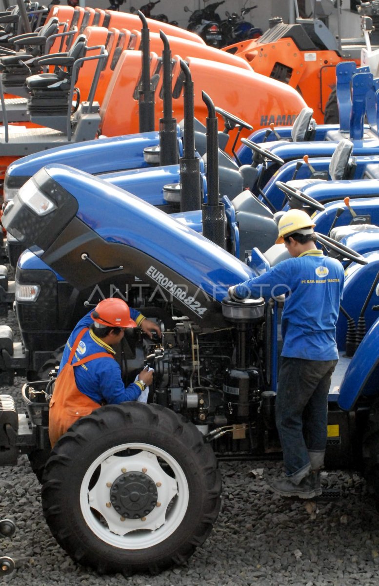 PERMINTAAN ALAT BERAT | ANTARA Foto