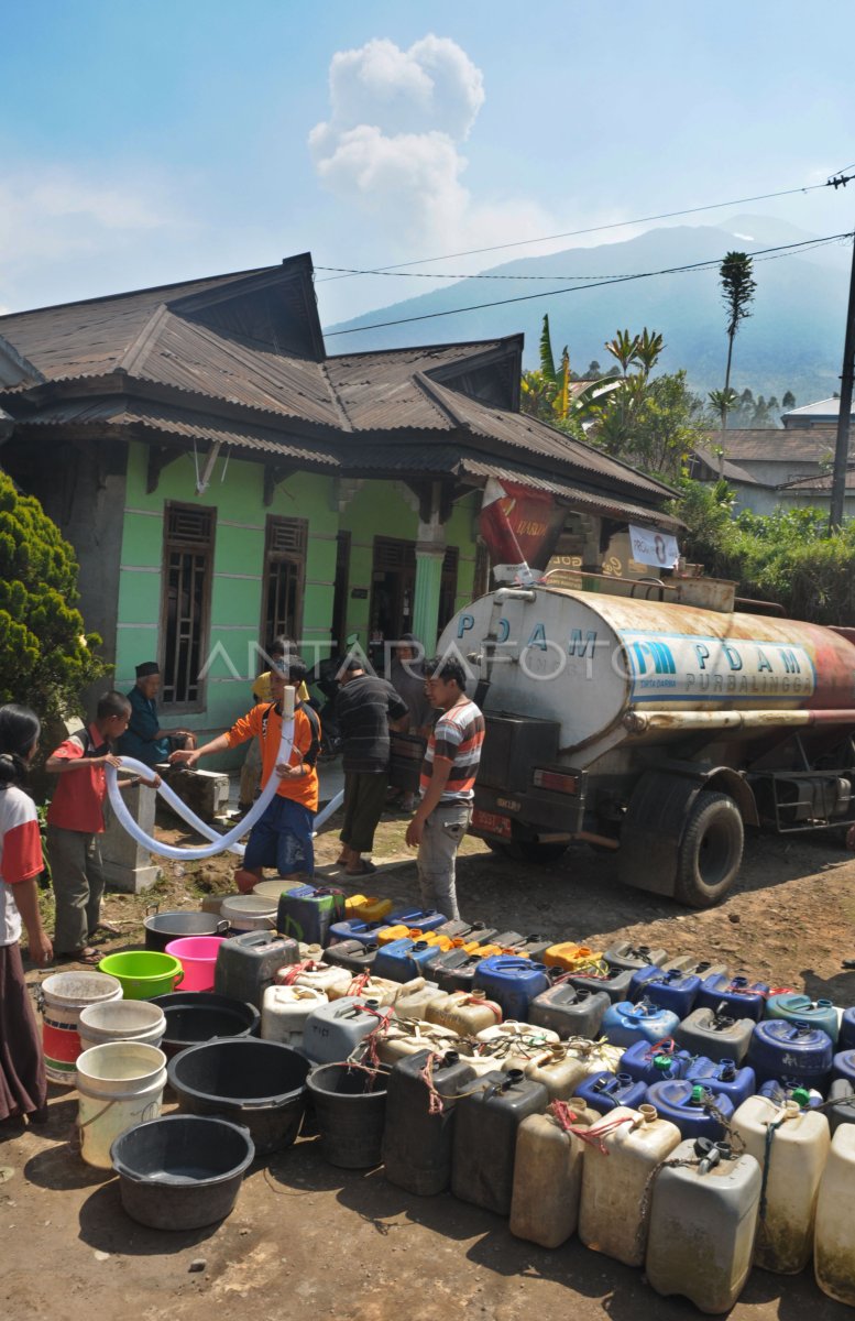 KRISIS AIR BERSIH | ANTARA Foto