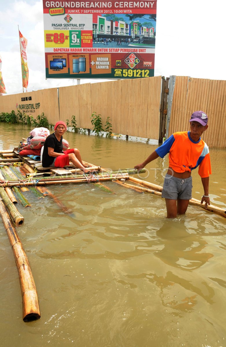 KEKURANGAN AIR BERSIH | ANTARA Foto