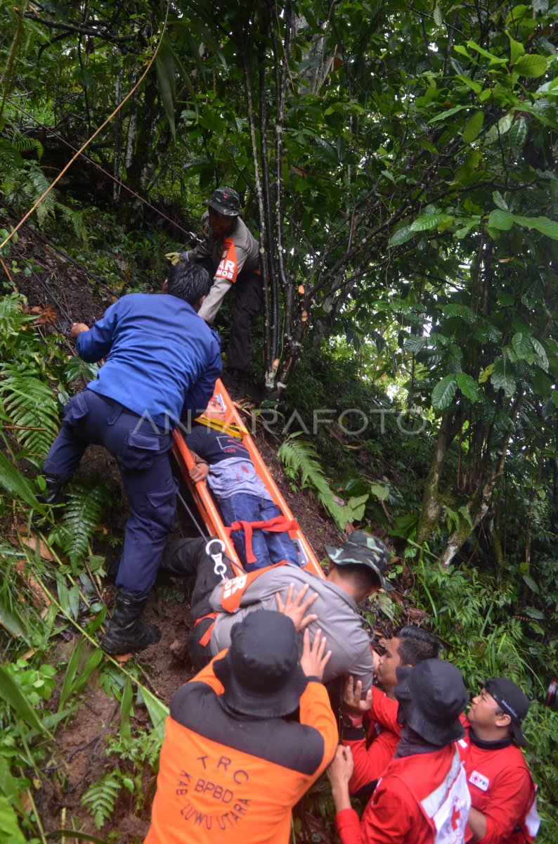 SIMULASI TANGGAP DARURAT BENCANA | ANTARA Foto