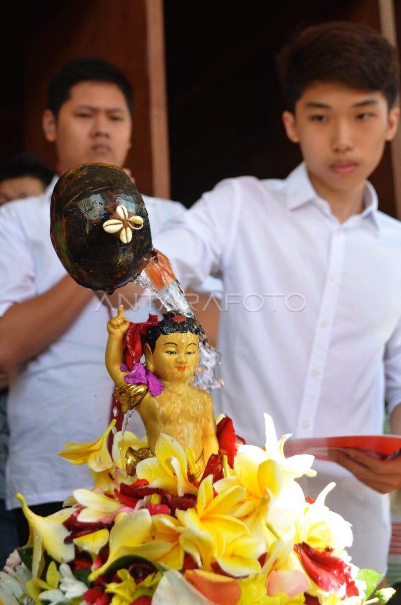 PERAYAAN WAISAK BALI