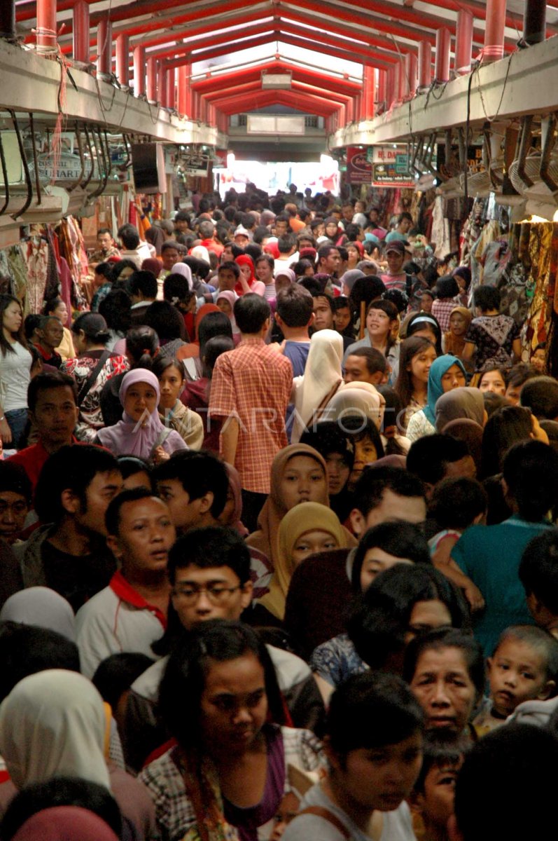 PASAR BERINGHARJO | ANTARA Foto