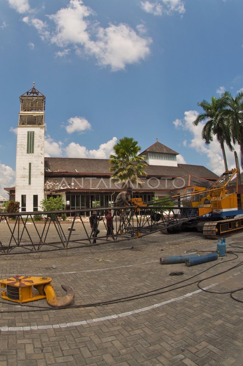 Pembongkaran Cagar Budaya Antara Foto