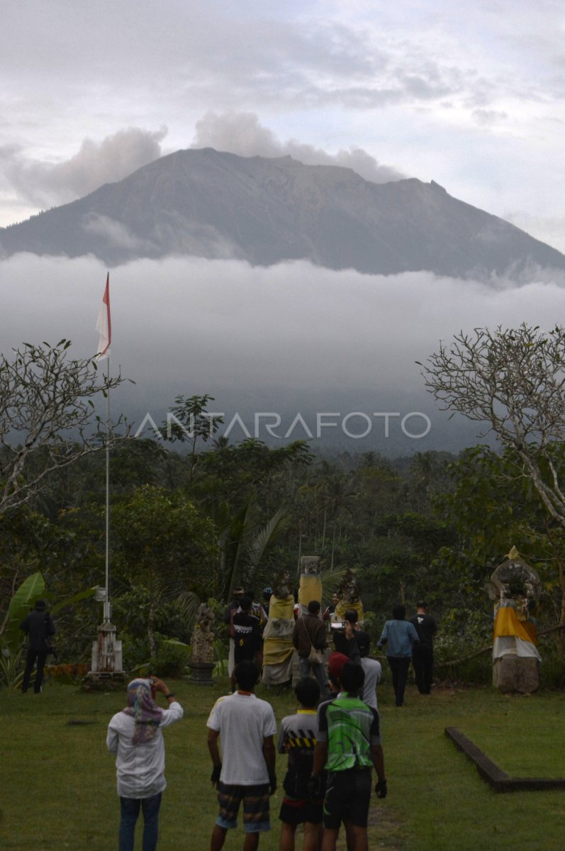 AKTIVITAS GUNUNG AGUNG
