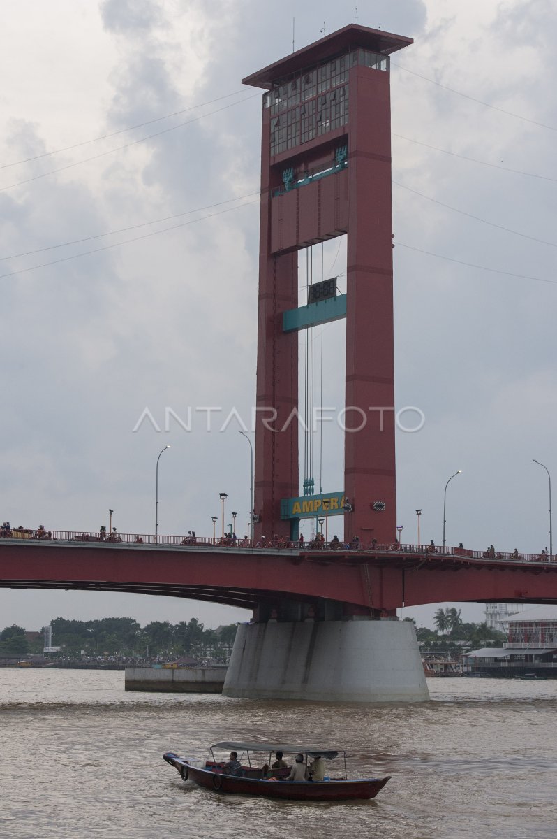 Jembatan Ampera Palembang Antara Foto