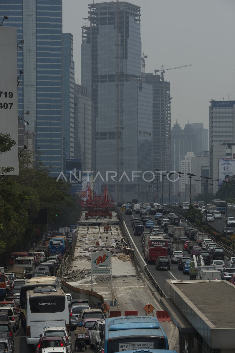 MENGURAI KEMACETAN JAKARTA | ANTARA Foto