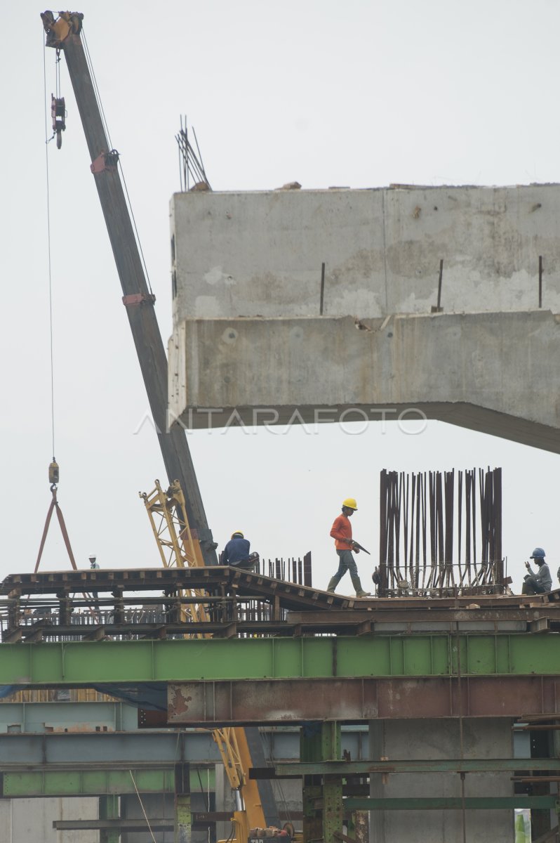 PROYEK TOL BECAKAYU ANTARA Foto