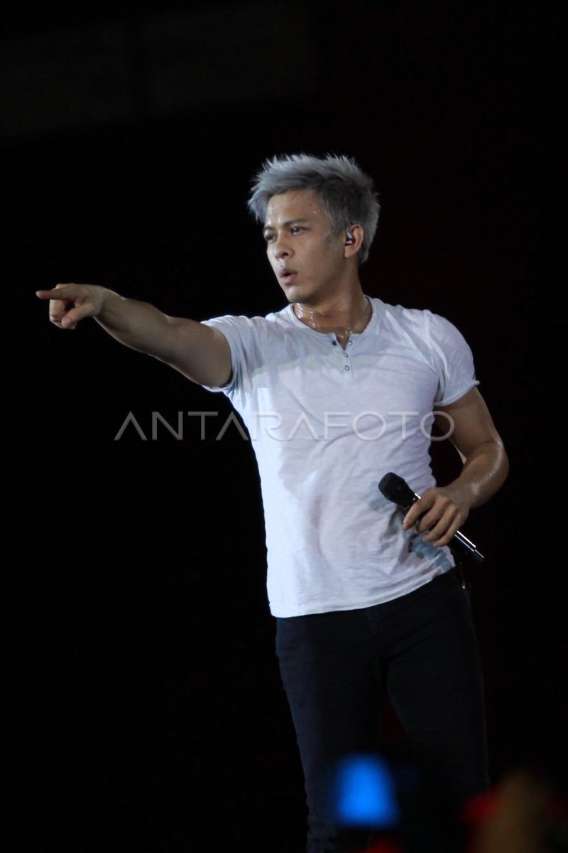 RAMBUT ARIEL NOAH | ANTARA Foto