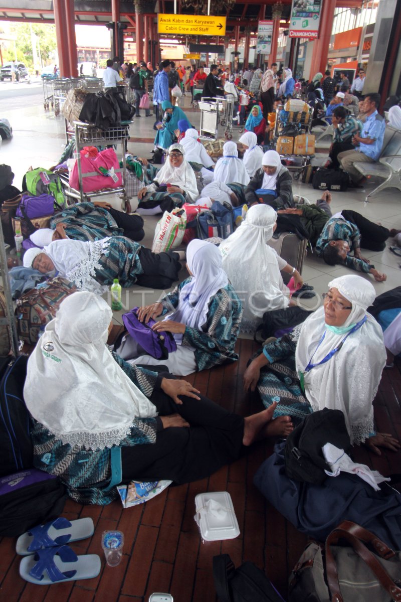 Minim Fasilitas Ruang Tunggu Bandara Antara Foto