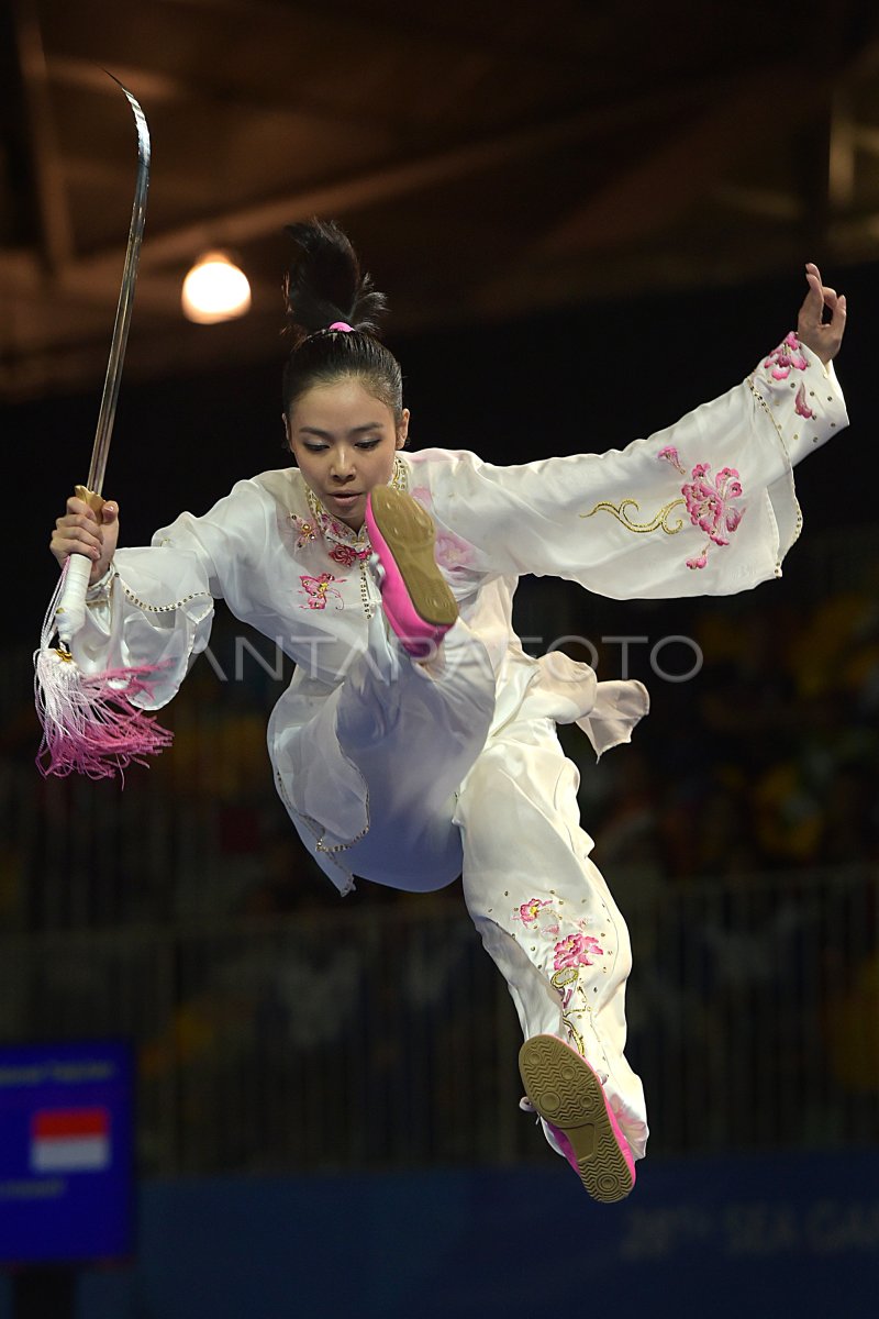 Emas Wushu Taijijian Antara Foto