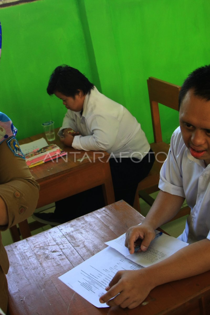 Uas Sekolah Luar Biasa Antara Foto