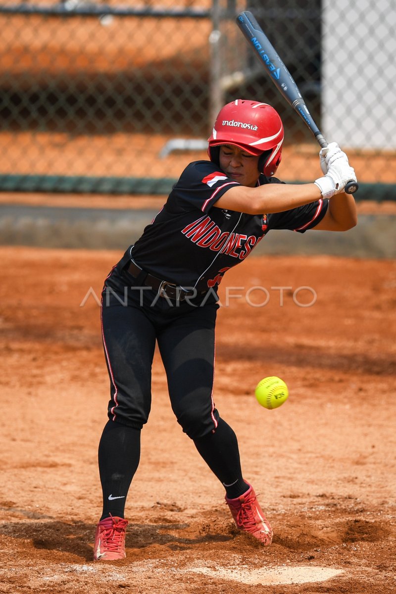 SOFTBALL PUTRI FILIPHINA VS INDONESIA ASIAN GAMES 2018 | ANTARA Foto