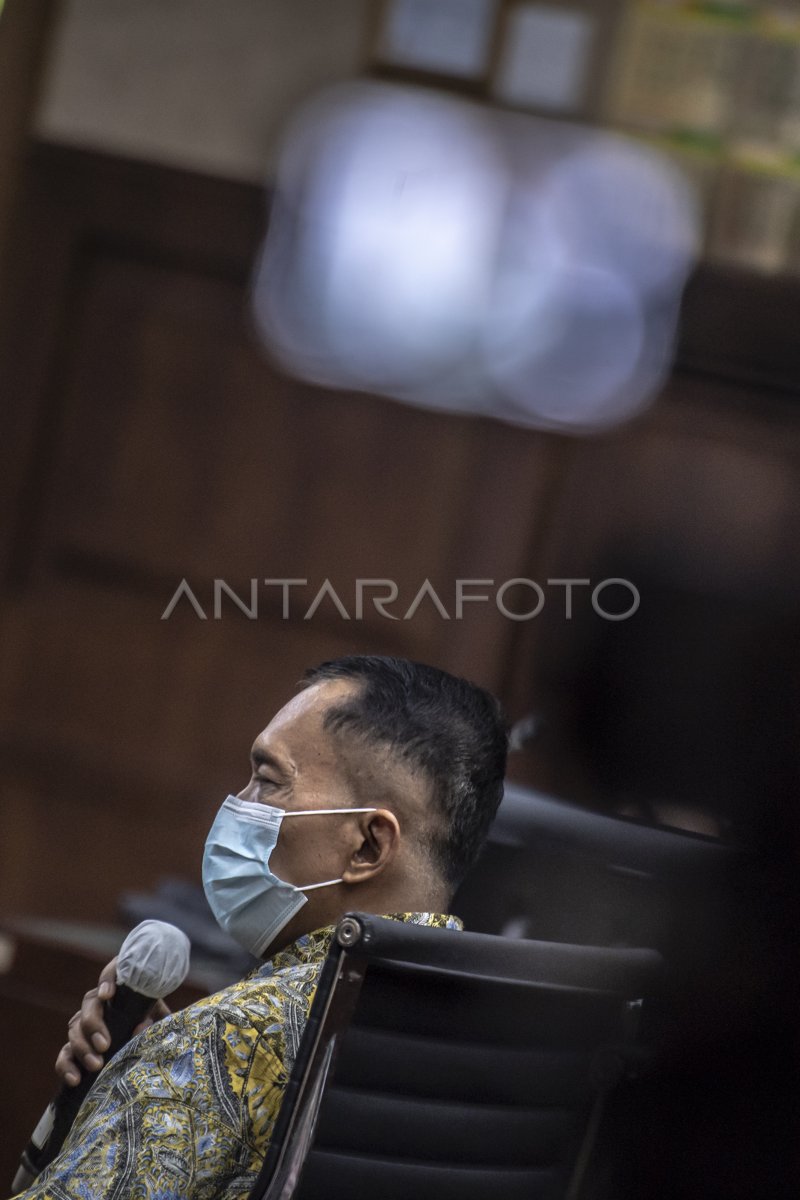 SIDANG PEMERIKSAAN TERDAKWA KASUS SUAP PAJAK | ANTARA Foto