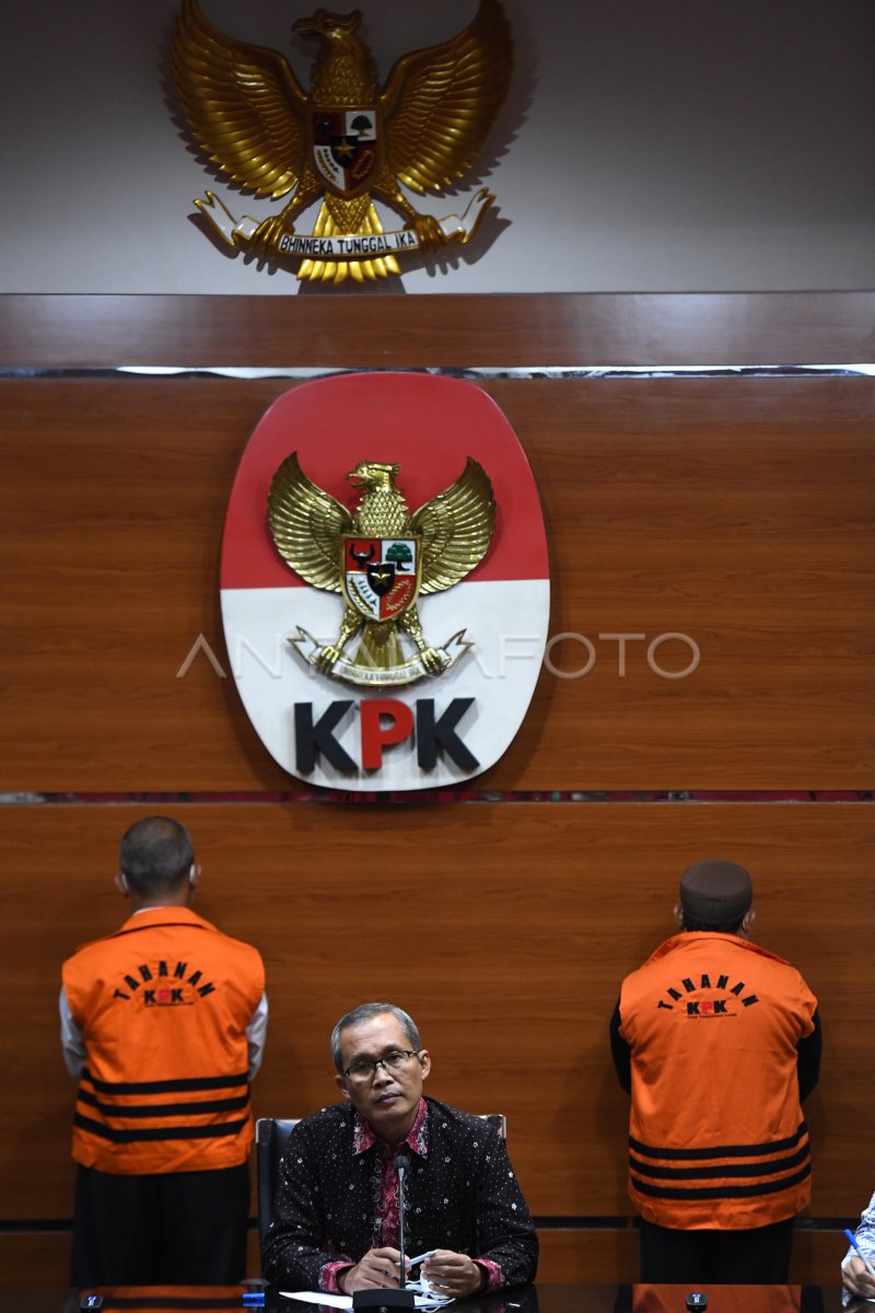 Kpk Tahan Tersangka Kasus Dugaan Korupsi Stadion Mandala Krida Antara Foto