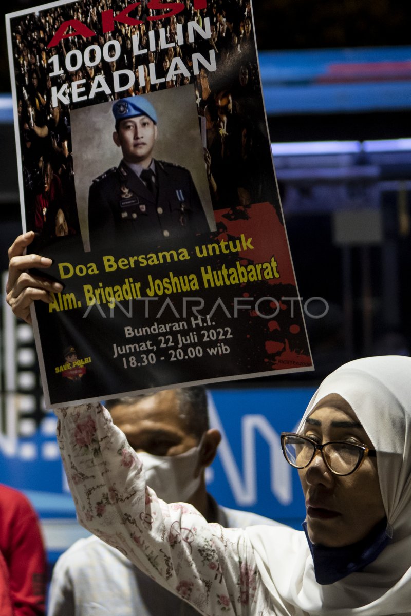 AKSI SERIBU LILIN UNTUK BRIGADIR YOSUA HUTABARAT | ANTARA Foto