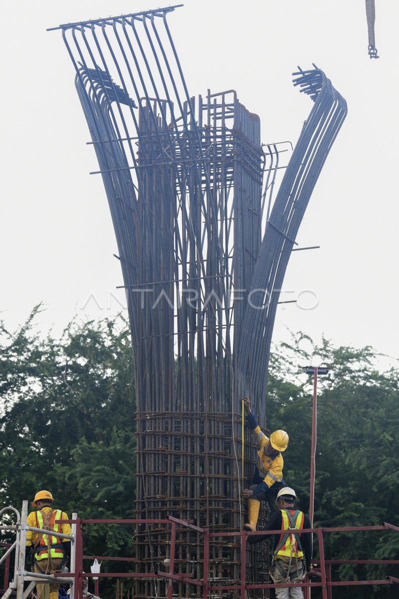 Progres Pembangunan LRT Jakarta Fase 1 B | ANTARA Foto