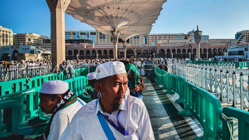 Ziarah Makam Nabi Muhammad Saw Antara Foto