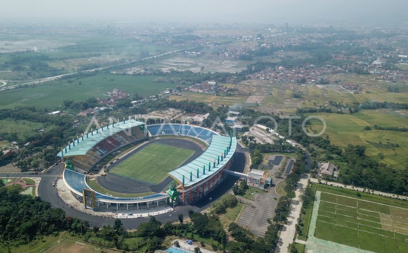 RENOVASI STADION SI JALAK HARUPAT | ANTARA Foto