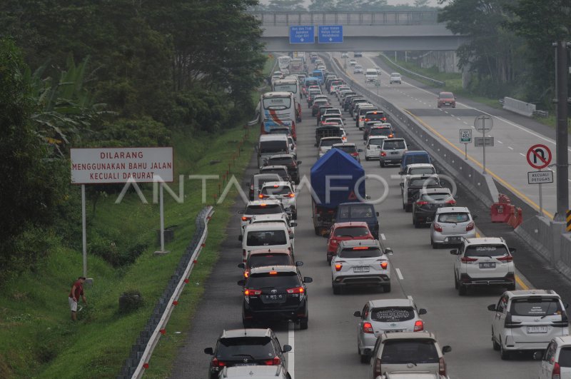 ARUS BALIK TOL SEMARANG-SOLO PADAT MERAYAP | ANTARA Foto