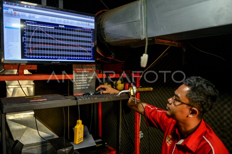 Bengkel Konversi Motor Listrik Di Bandung | ANTARA Foto