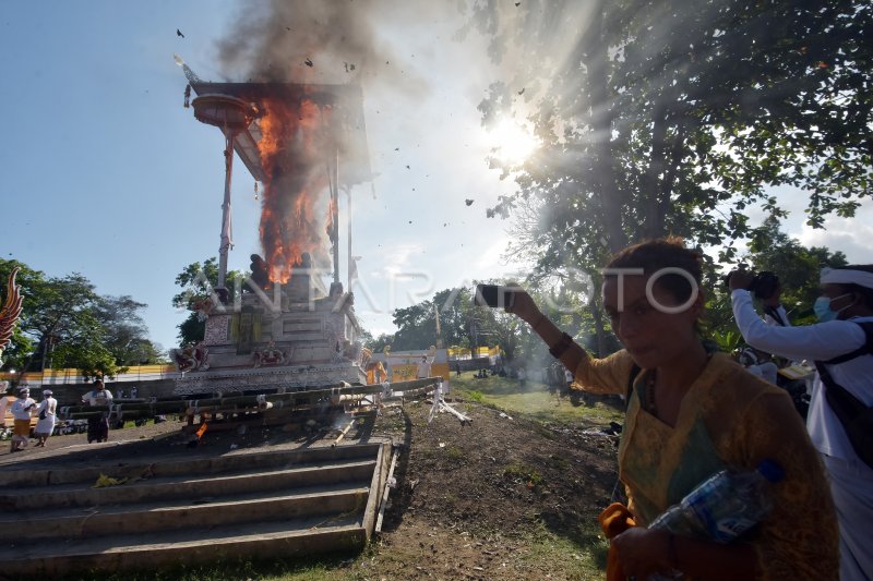 Upacara Ngaben Berskala Besar Di Bali Antara Foto