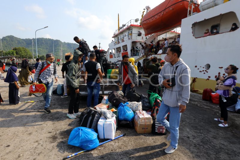 Jadwal Mudik Kapal Terakhir Dari Banyuwangi Ke Madura Antara Foto