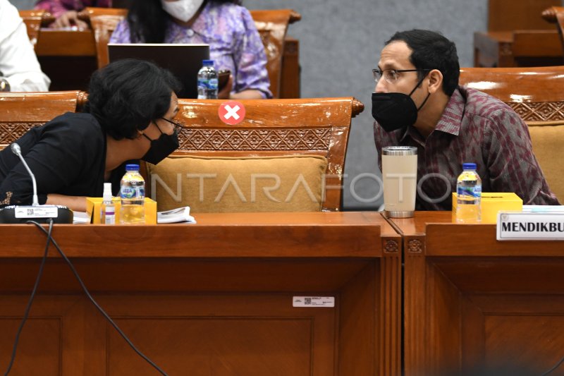 RAKER DPR DAN KEMENDIKBUDRISTEK | ANTARA Foto