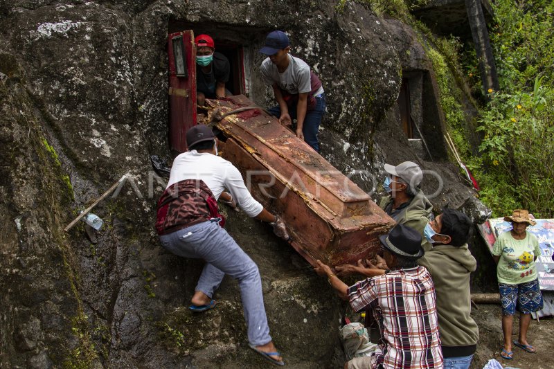 Ritual Manene Suku Toraja Dari Leluhur Untuk Leluhur Antara Foto