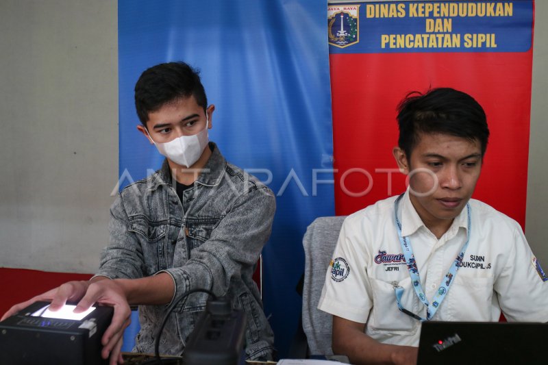 Layanan Jemput Bola Tertib Adminduk Antara Foto