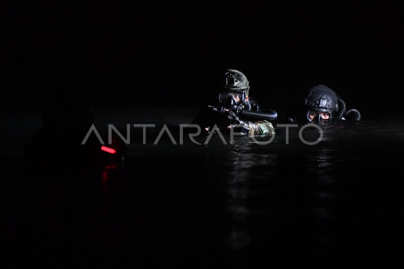 Latihan Peperangan Laut Khusus Kopaska Antara Foto