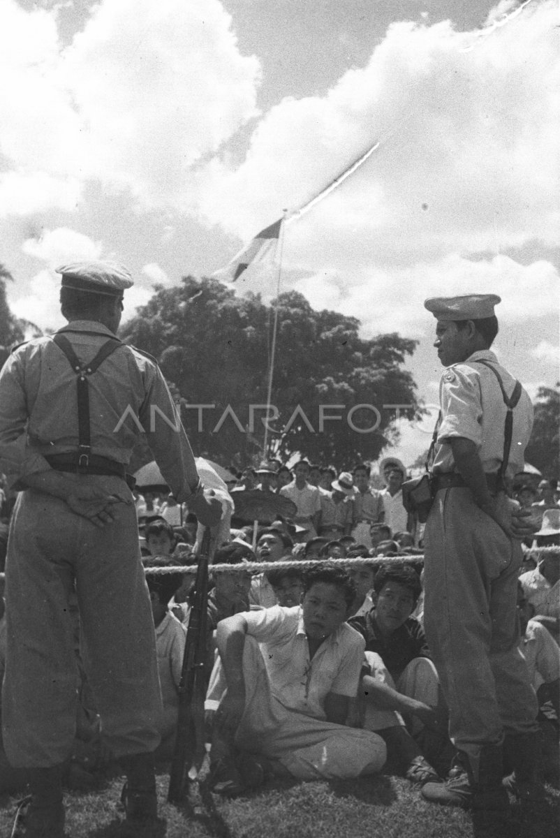 Perayaan Tiga Tahun Kemerdekaan Antara Foto