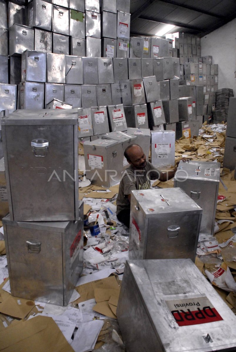 Kotak Suara Antara Foto