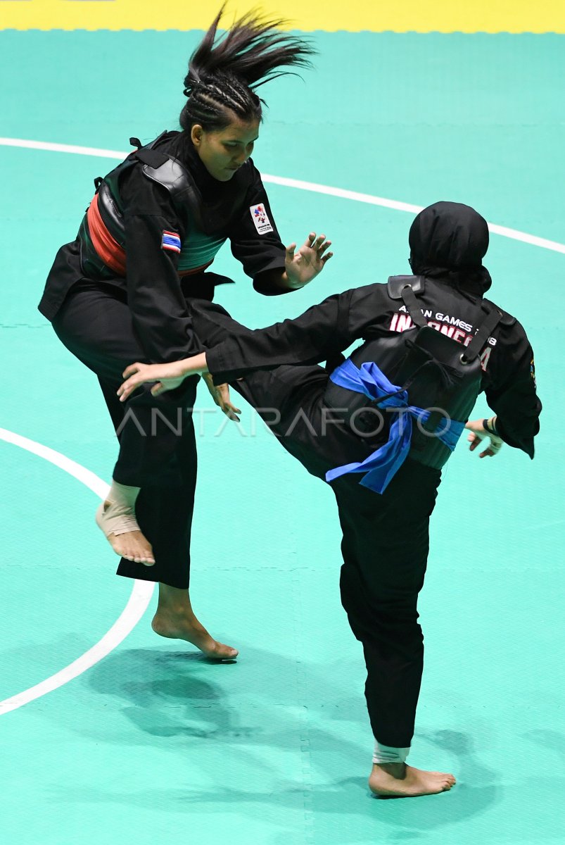 PENCAK SILAT KELAS D PUTRI INDONESIA VS THAILAND | ANTARA Foto