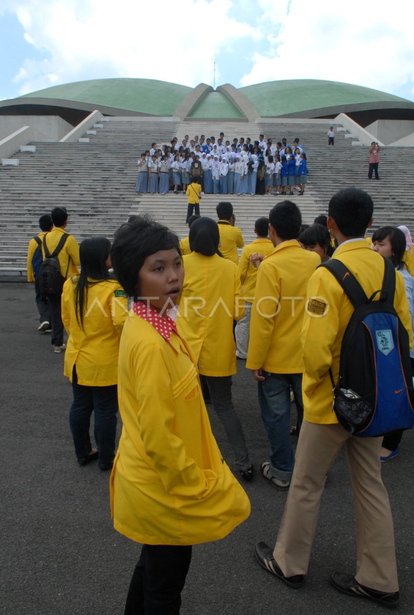 Pendidikan Politik Generasi Muda | ANTARA Foto