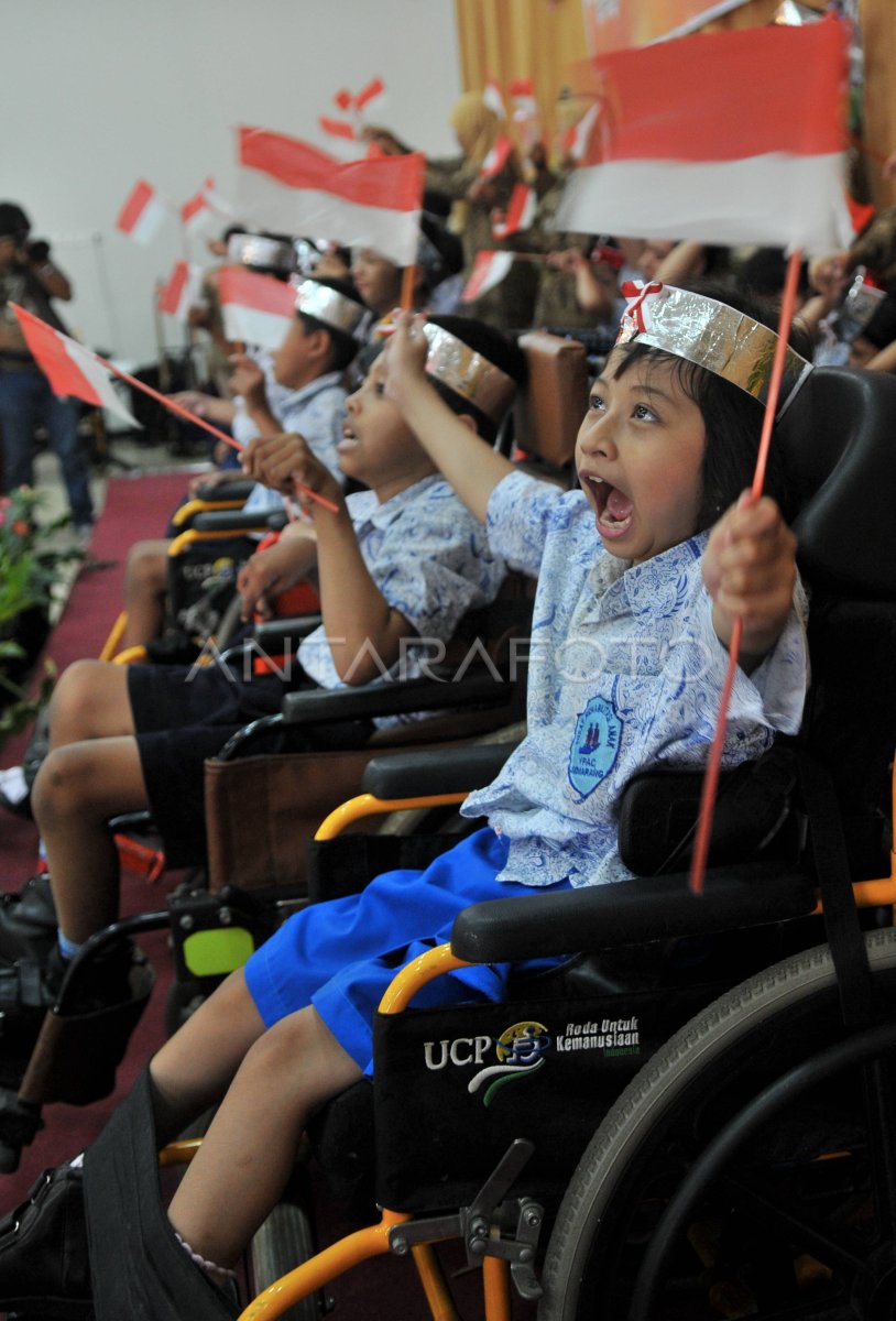 ANAK BERKEBUTUHAN KHUSUS | ANTARA Foto