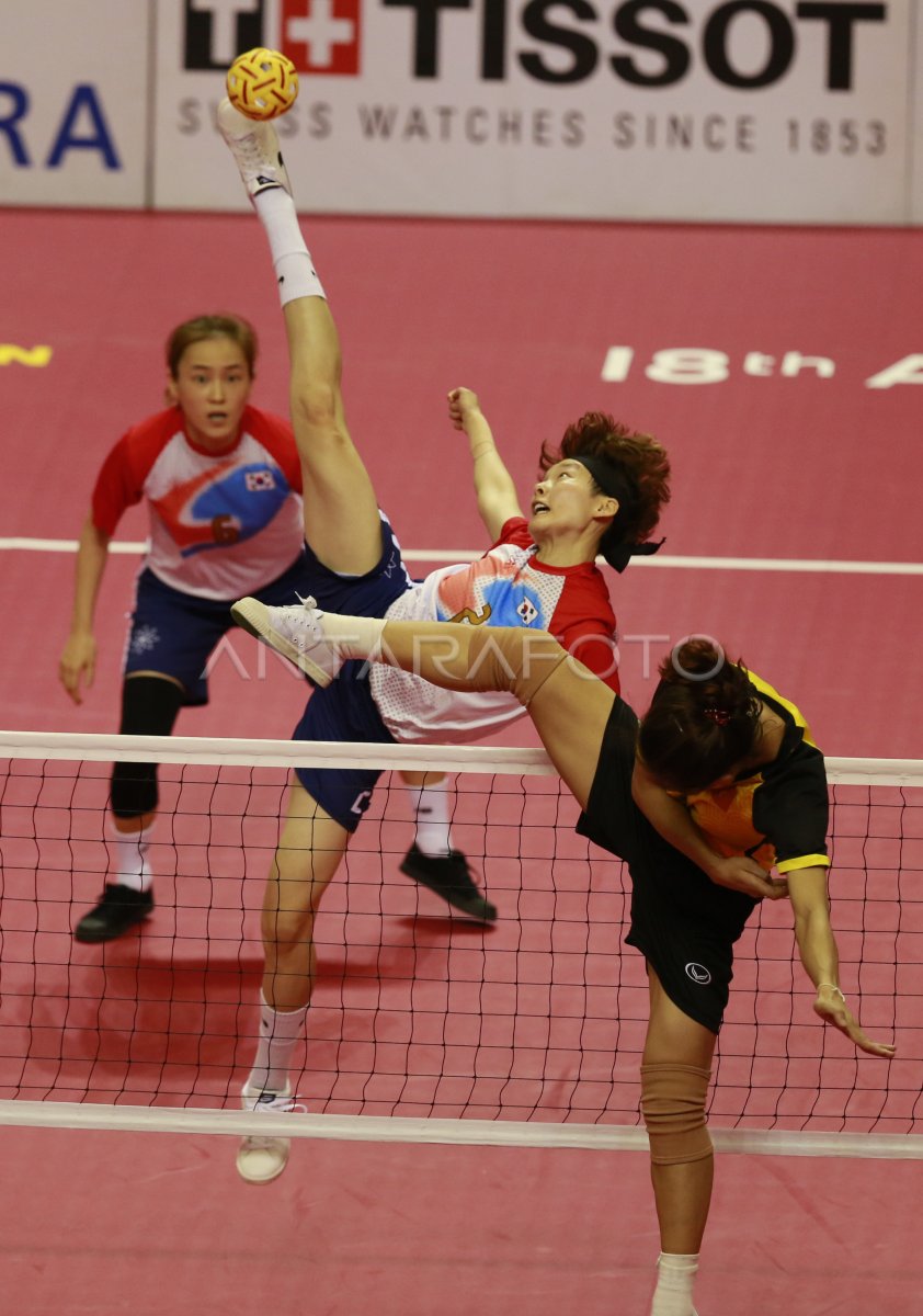 Sepak Takraw Semifinal Putri Beregu Antara Foto