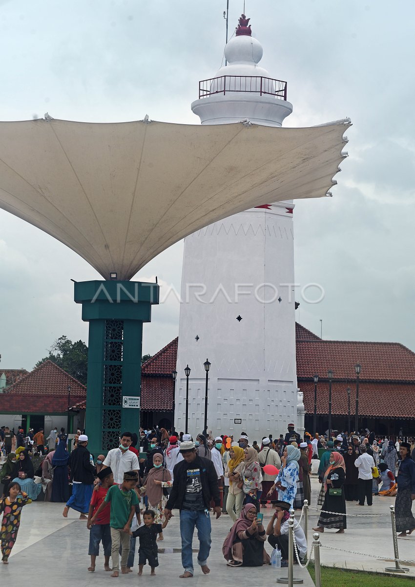 WISATA ZIARAH BANTEN LAMA TETAP RAMAI DI SAAT PANDEMI | ANTARA Foto