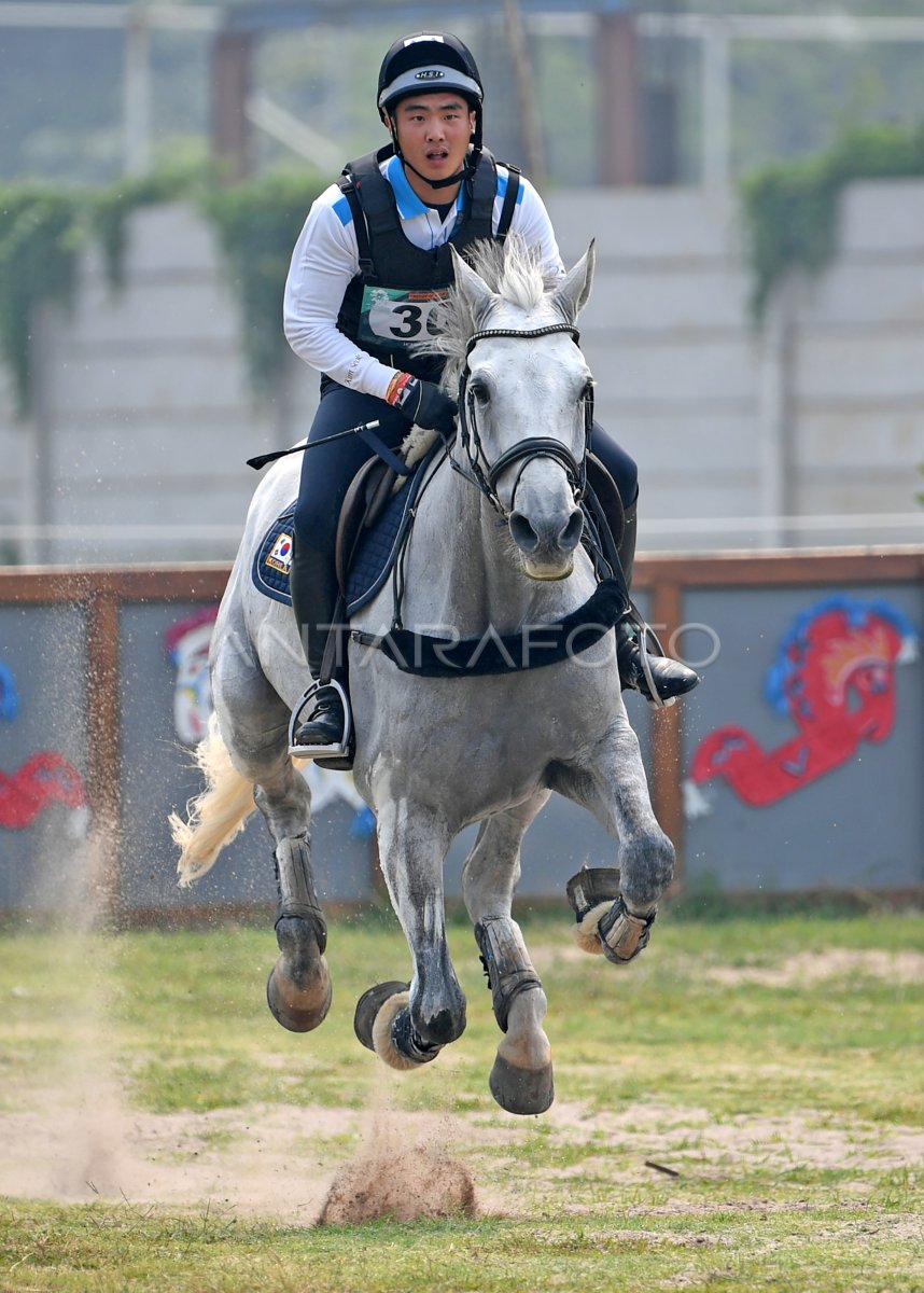 EQUESTRIAN CROSS COUNTRY ANTARA Foto