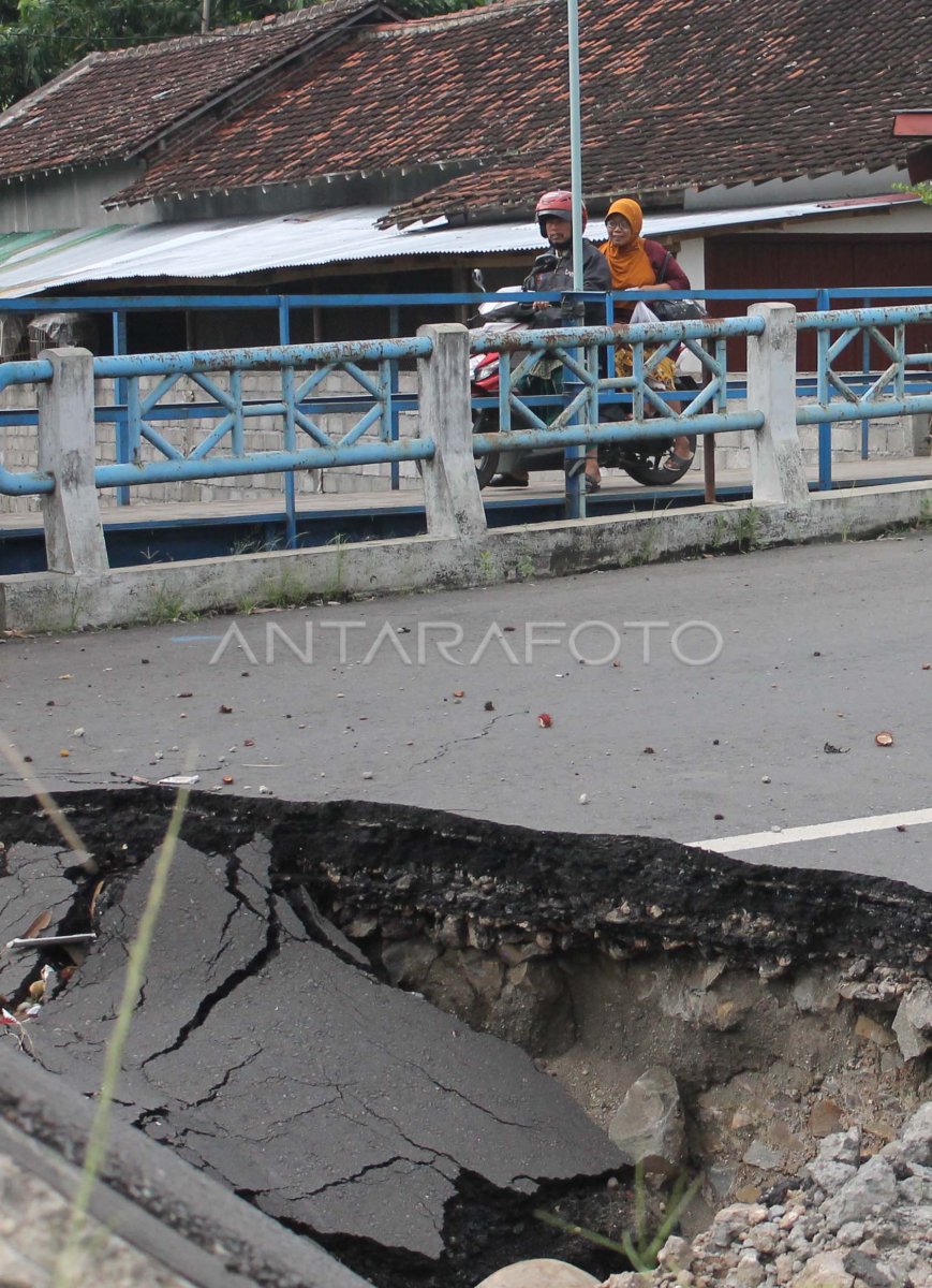 KERUSAKAN INFRASTRUKTUR AKIBAT BANJIR | ANTARA Foto