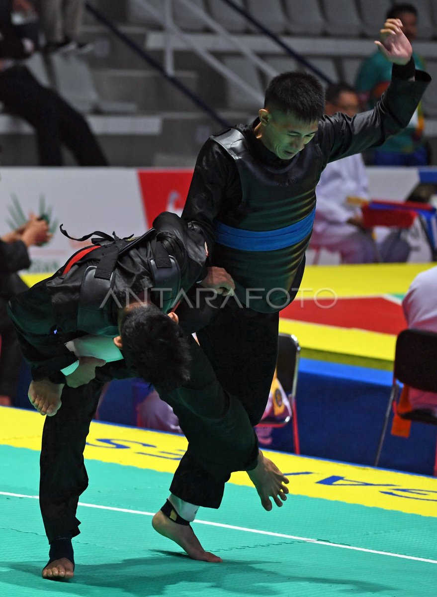 PENCAK SILAT KELAS D PUTRA INDONESIA VS MALAYSIA | ANTARA Foto