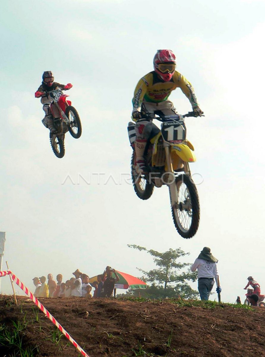 MOTOCROSS