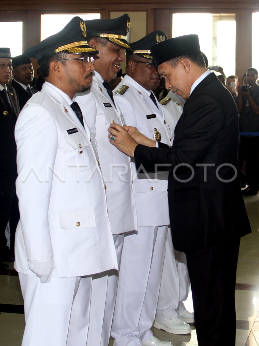 Pelantikan Bupati Di Maluku Antara Foto