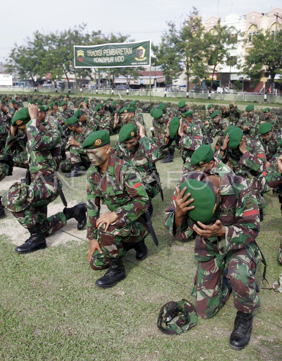 PERUBAHAN BARET HIJAU | ANTARA Foto