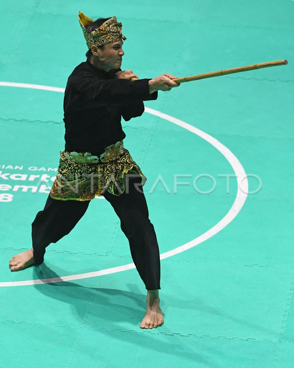 PENCAK SILAT SENI TUNGGAL PUTRA INDONESIA | ANTARA Foto